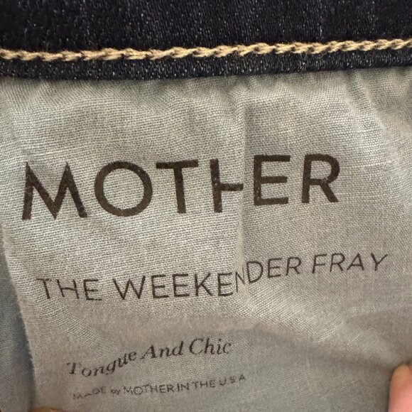 MOTHER Jeans; The Weekender Fray; Size 26; Tongue in Cheek Dark Blue Flare Jeans - Picture 4 of 9